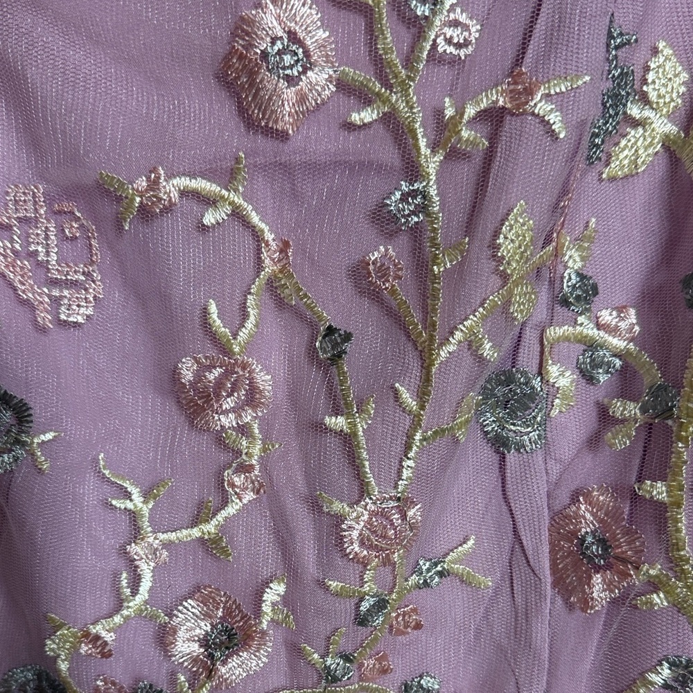 Elegant Lavender Midi Dress with Floral Embroidery - Picture 3 of 6